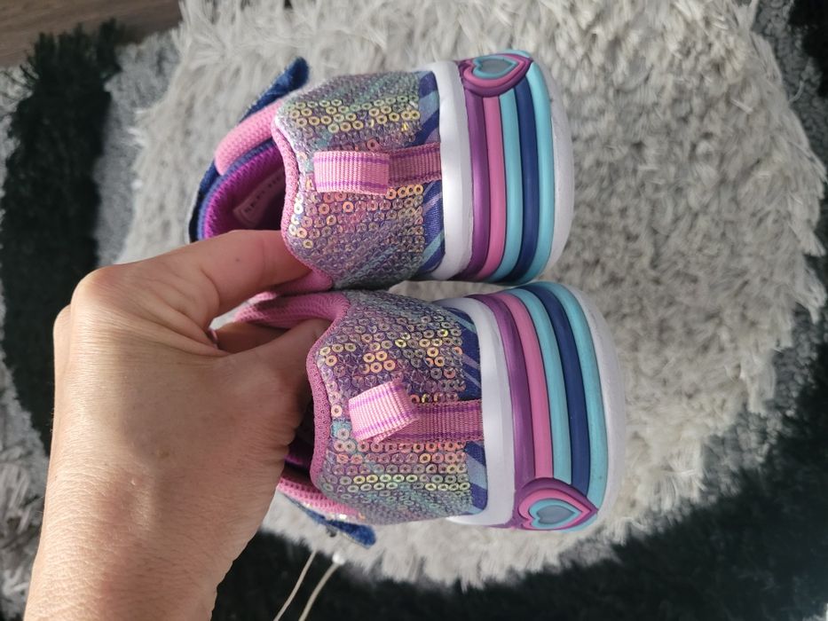 Skechers nr.30 cu 20 cm