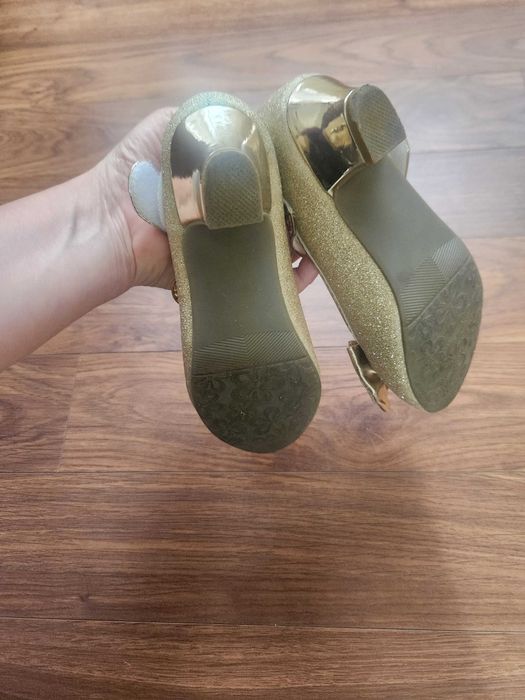 Туфли золотые, размер 28