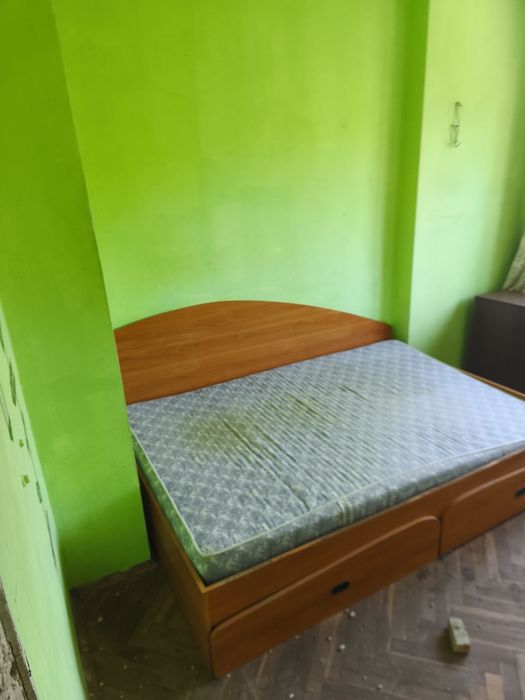 Стари ьдограми врати и ламперия