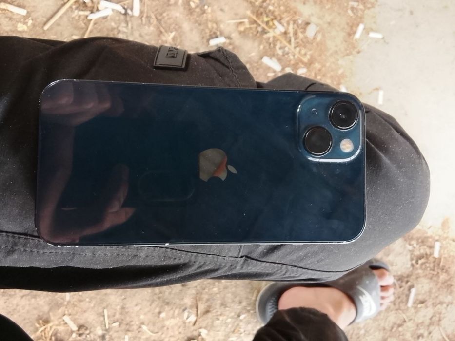 Iphone 13 в хорошем состояний