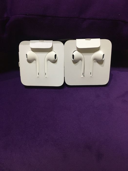 Продам Аирподсы новые оригинальные из коробоке
