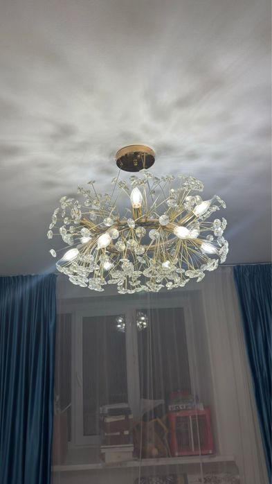 Продам красивую люстру