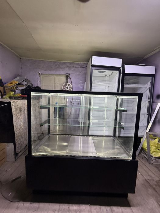 Витринный холодильник