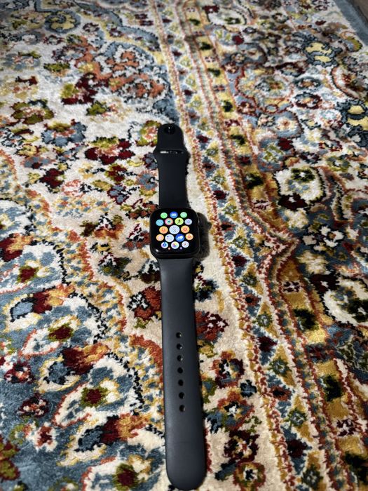 Продаю Apple Watch Se
