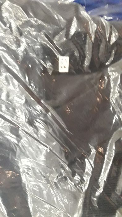 Продавам работни дрехи, чисто нови