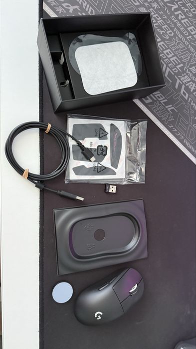 Mouse wireless Logitech G Pro X Superlight full box