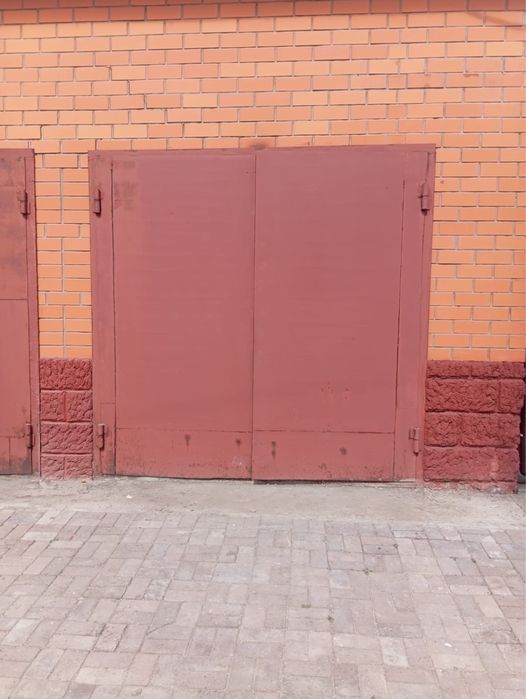 Продам ворота (гараж) железные (металлические)