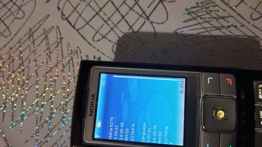 Продам телефон .