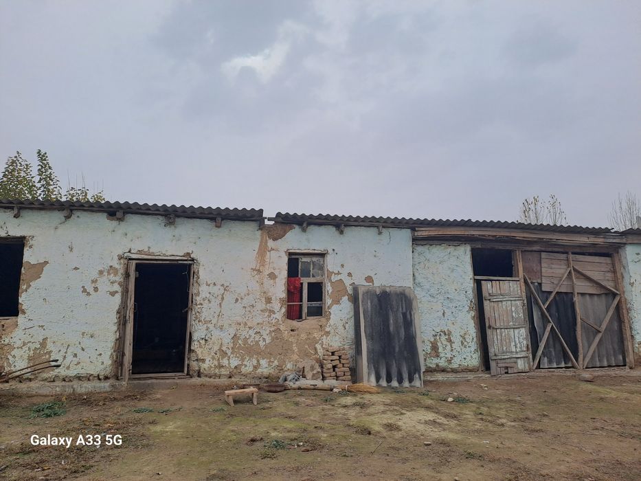 Срочно. 5 хонали уй сотилади.