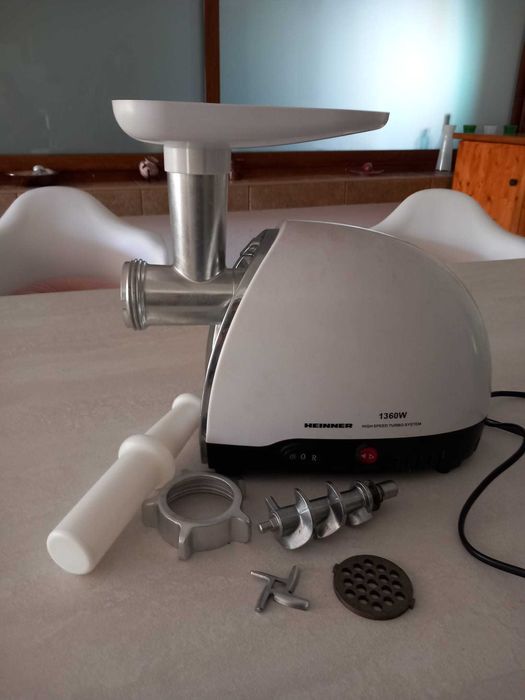 SUPER OFERTA!! Moara cereale GAMMO; Storcator Bosch; Calorifer electric Whirlpool; Masina tocat carne Heinner