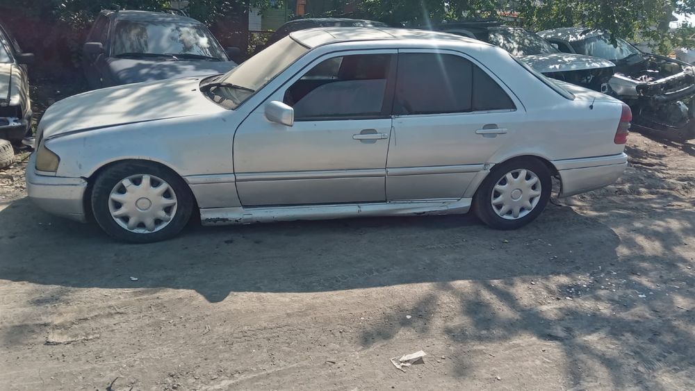 Продам мерседес С 180 в полный разбо
