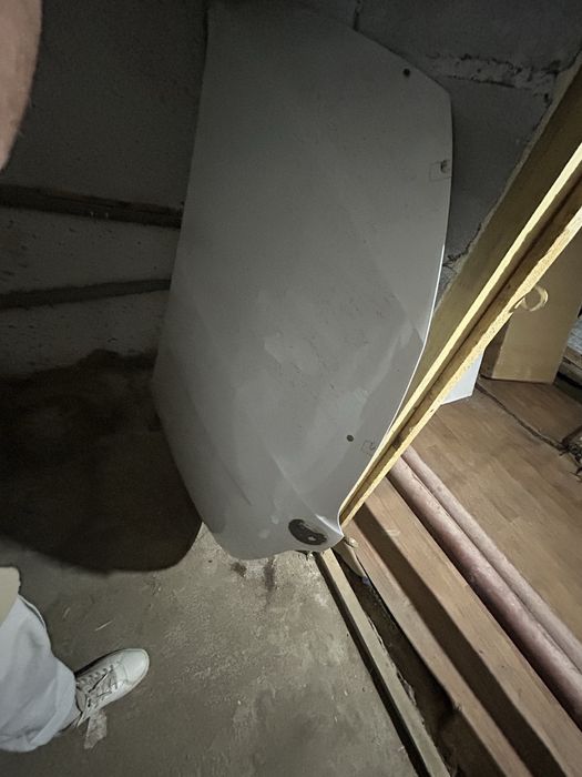 Продам капот и крыло правая