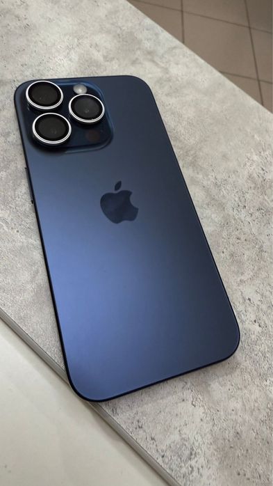 Продам Iphone 15 pro