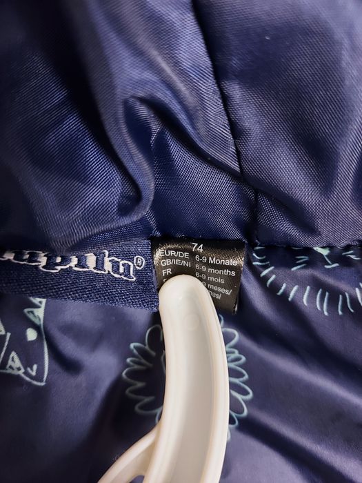 Vând geaca bebelusi în stare excelenta