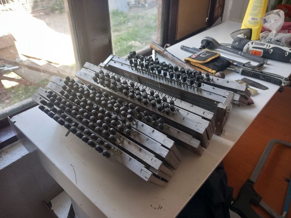 Reparatii si piese schimb carcase vand orice piesa are omul nevoie