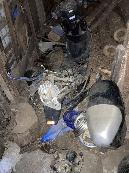 Piaggio mp3 300cc,Peugeot satelis 125,speedfight 2 v-clic на части