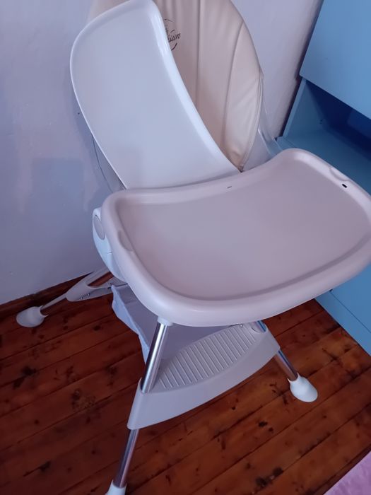 Въртящо се на 360° столче за хранене Chipolino - Vision, Пясък