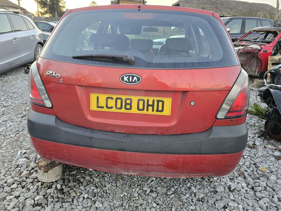 Продавам киа рио на части