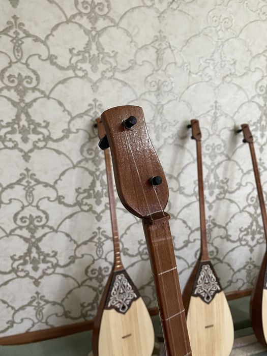 Домбыра сатылады