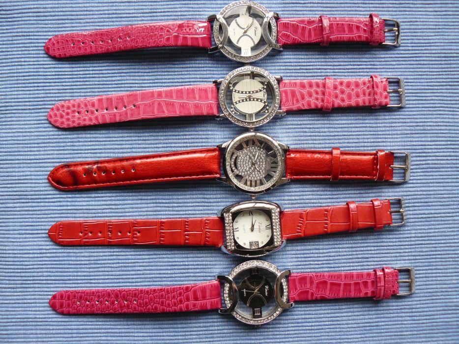 Ceas Dama VINISI CP04 Multiple Modele Mecanism Quartz,Curea Piele Eco,