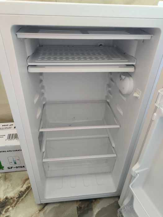 Mini frigider, utilizat 2 ani