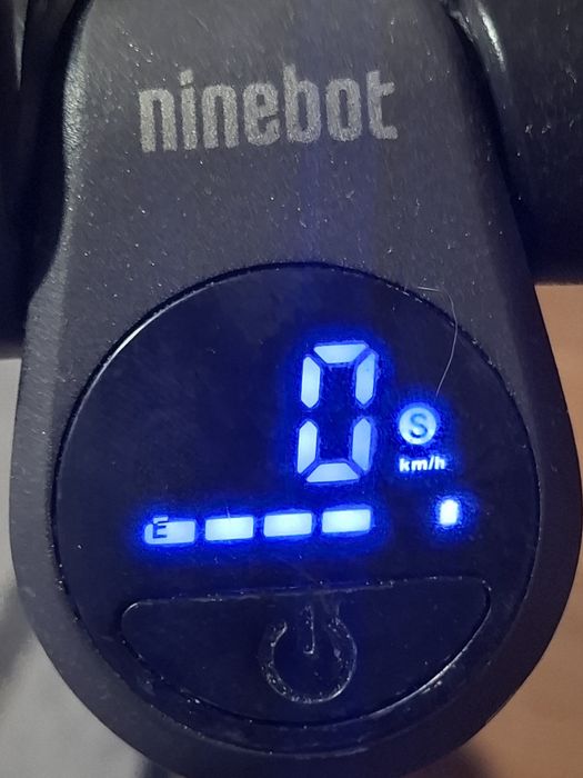 Vând trotineta electrica ninebot