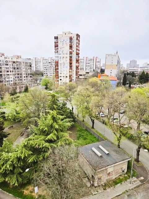 Продава се Тристаен апартамент в Бургас, Център - 92 кв.м за 1772 €/кв.м - Снимка #17