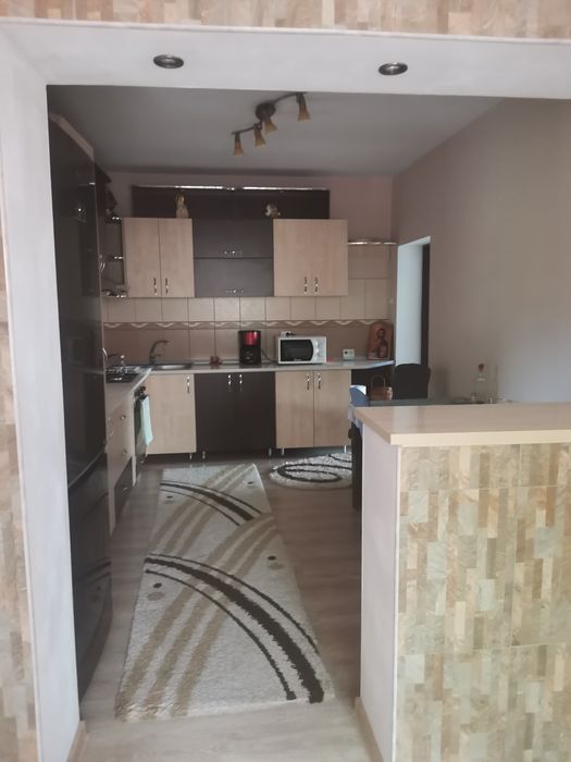 Vand casa cu mansarda Tarlungeni 421 mp