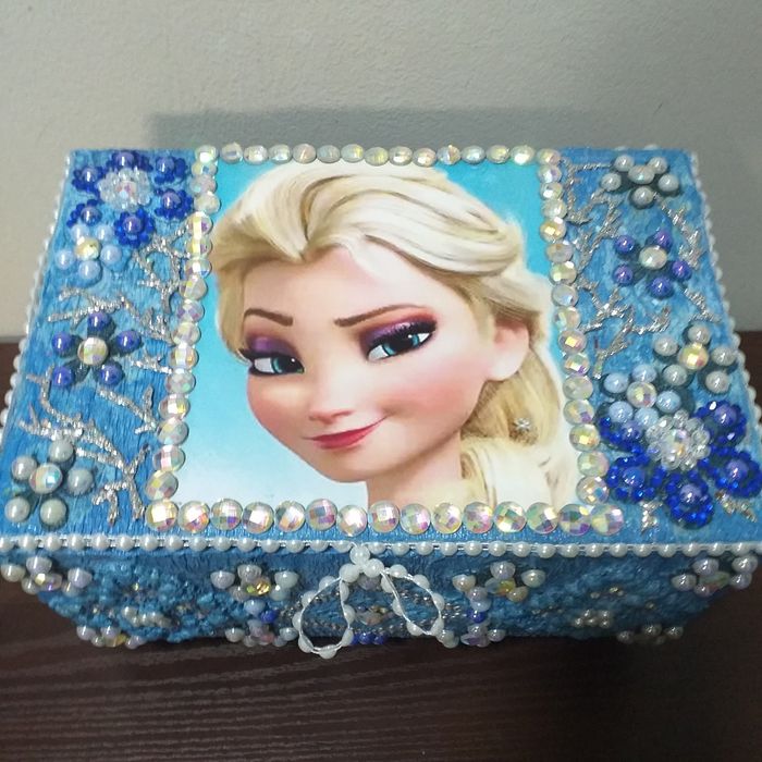 Шкатулка-сундучок