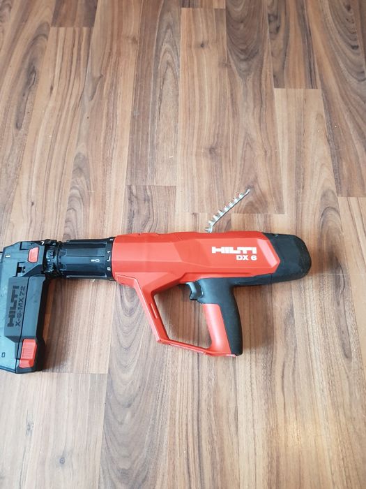 Pistol de cuie Hilti DX 6 impecabil