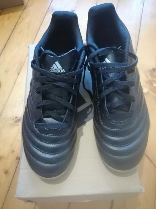 Чисто нови  маратонки 40.5и номер