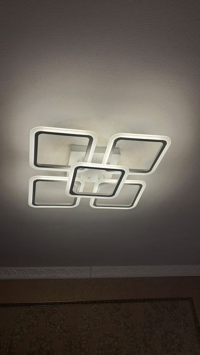 Продам люстру б/у