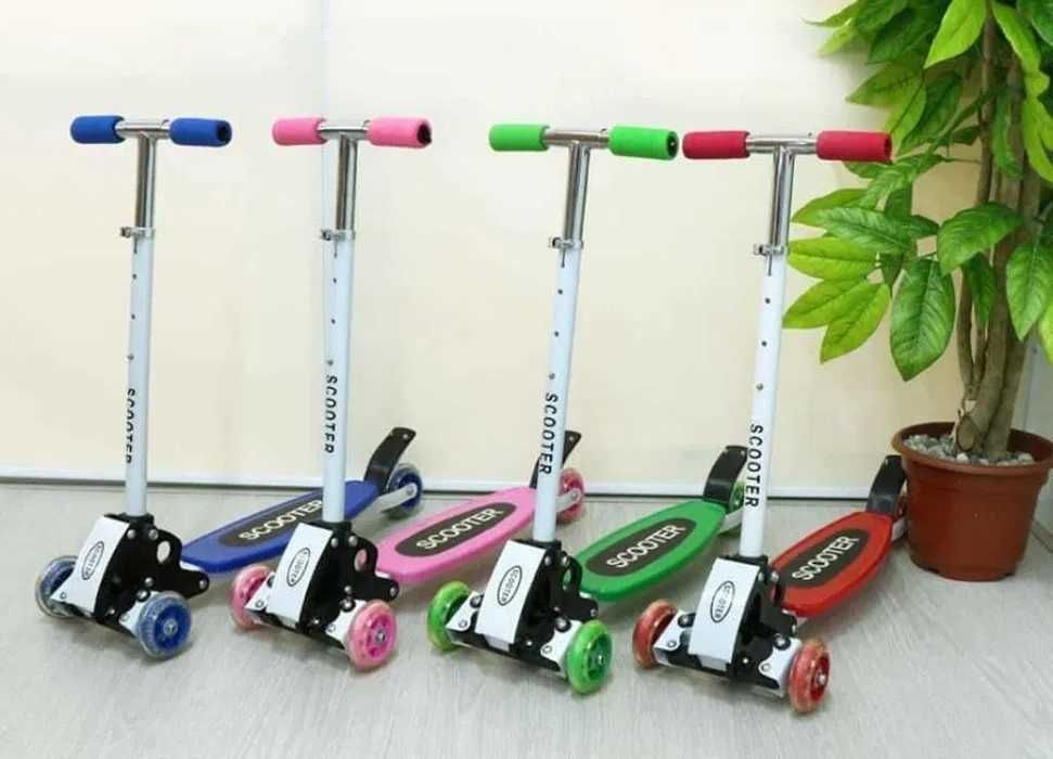 ПРОМО!! Детска тротинетка  ScooTer, светеща триколка