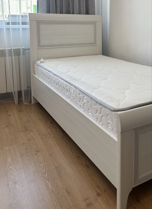Продается кровать детская с матрасом