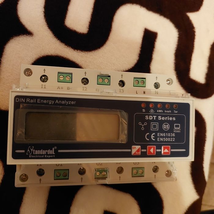 Vand Smart Meter trifazat V-Tac pentru invertoare solare