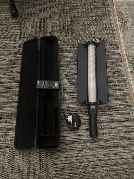 Продам godox lc500R