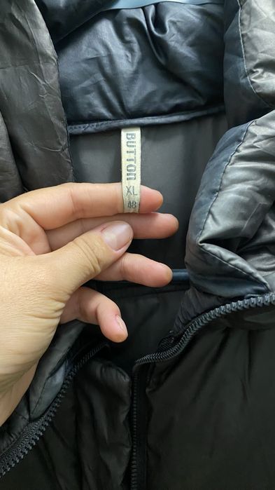Продам зимний женский пуховик  BUTTON