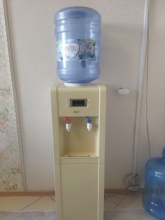 Диспенсер, кулер для воды