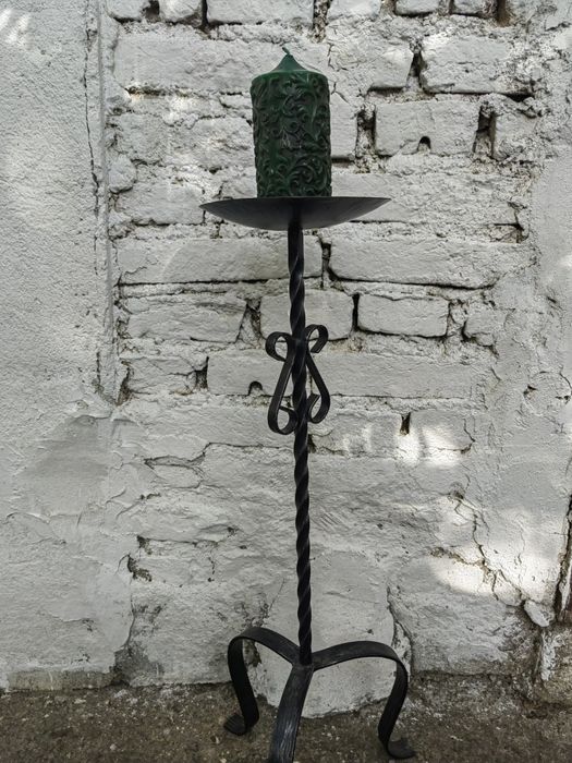 Стари свещеници от ковано желязо