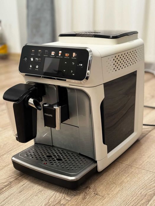 Espressor Automat Philips seria 5400 LatteGo – Culoare Albă