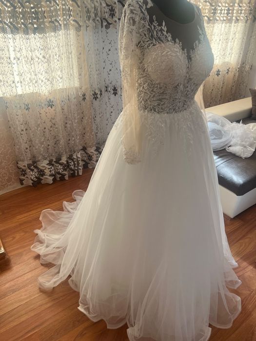 Vand rochie de mireasa marime M