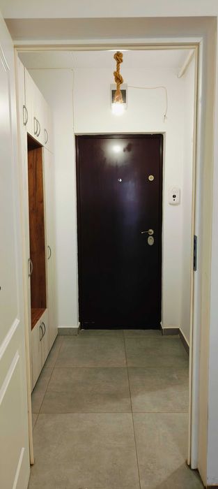 Inchiriez garsoniera zona Astra - Traian 48