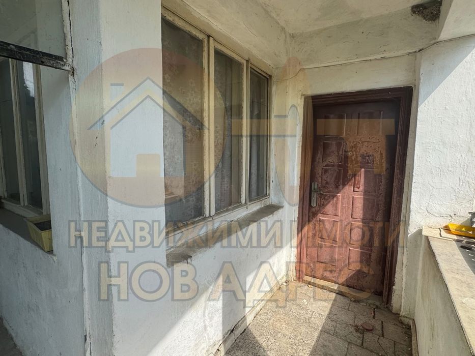 Самостоятелна Тухлена Къща Кв. Въбел , 1240 кв.м.