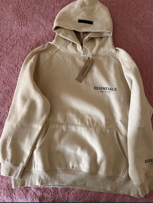 Суичър L Essential НОВ