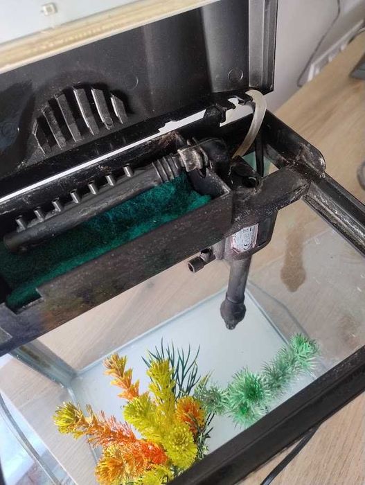 Комплект аквариум за начинаещи 7 л