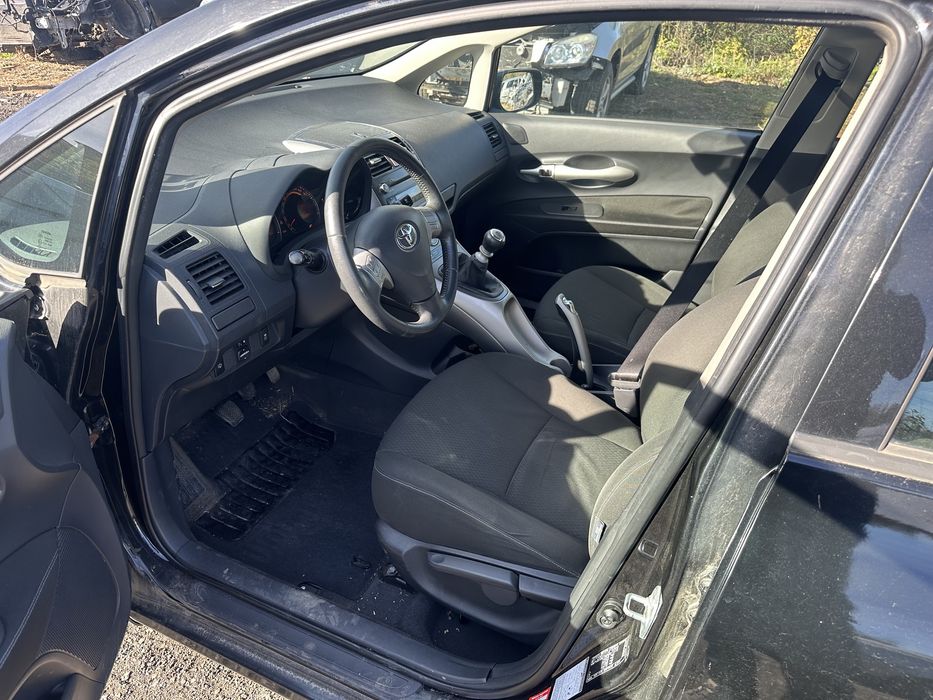 Тойота Аурис Toyota Auris 2.2 dcat 177кс На части!