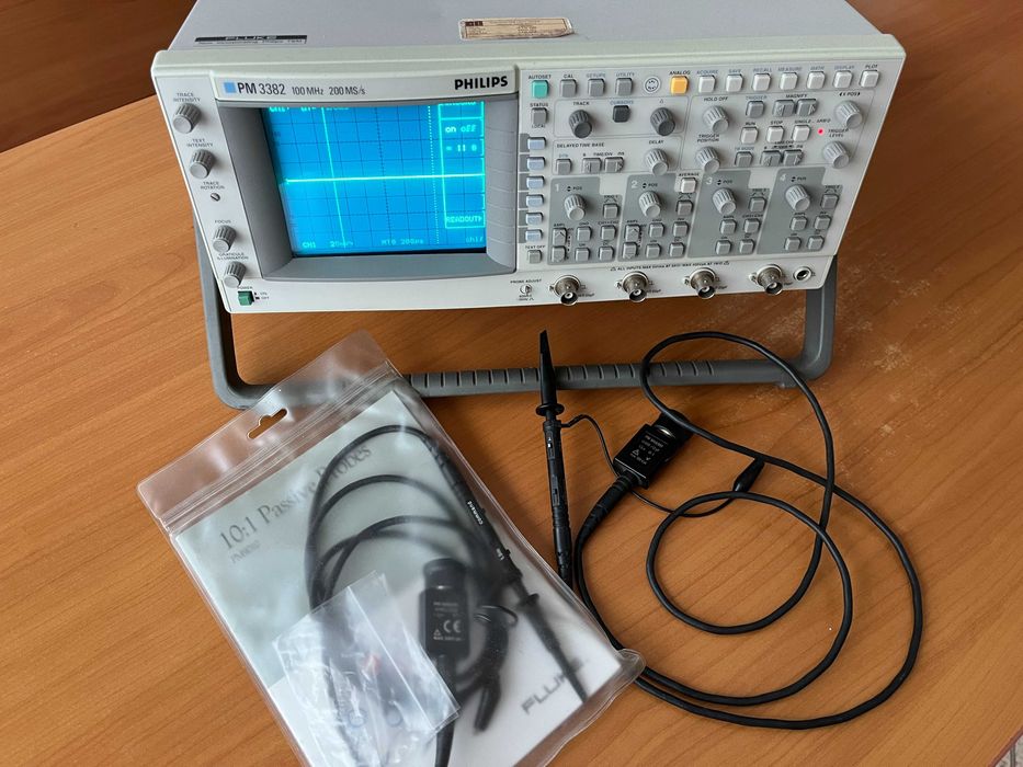 Осцилоскоп Philips (FLUKE) PM 3382 - 4 канален, комбиниран, 100 MHz