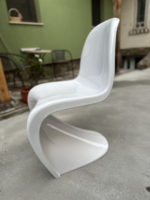 6 броя кухненски стола в черно и бяло