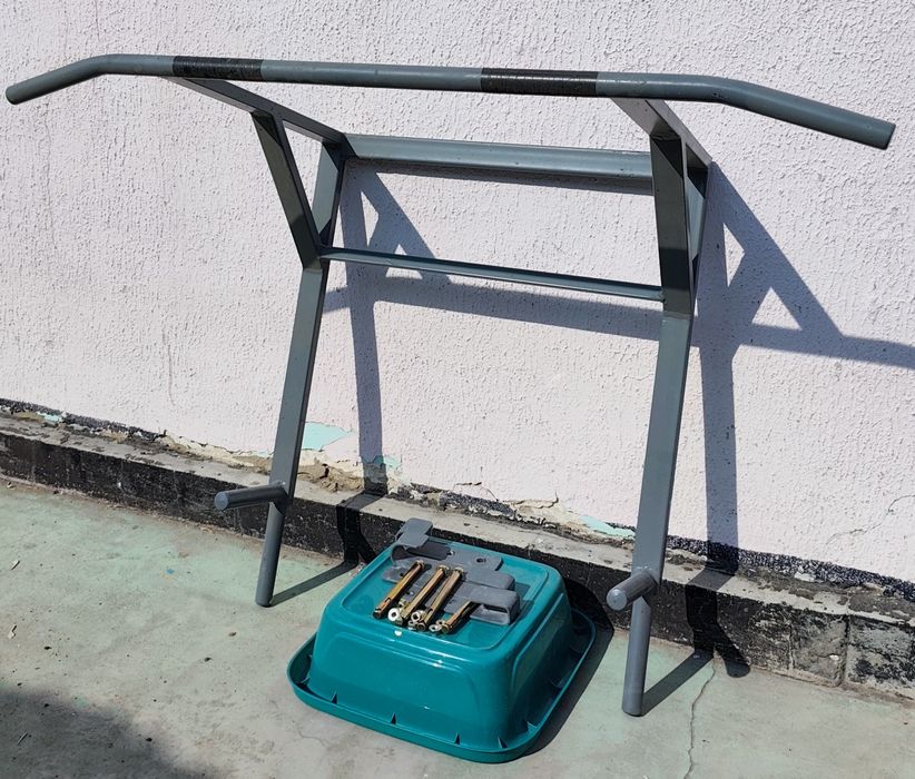 Универсальный турник- брусья