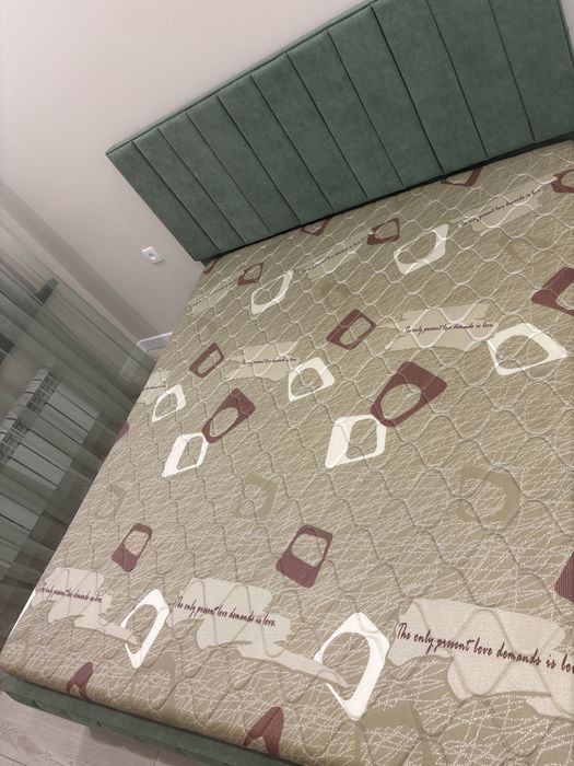 Продам кровать с матрасом